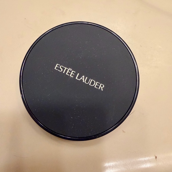 Estee Lauder Setting Powder - Translucent medium - Picture 2 of 3